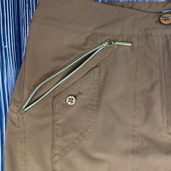 Woman’s Jamie Sadock Brown Golf Shorts- Size 4 - Picture 8 of 10